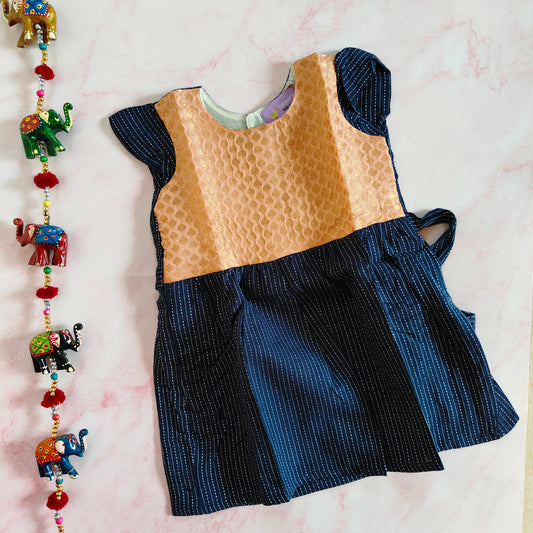 Dark blue - Peach
